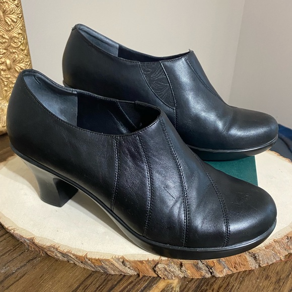 Dansko Bennett Nappa black 2.75" leather bootie/heels. Women's EU 39 (US 8.5) - Picture 2 of 10